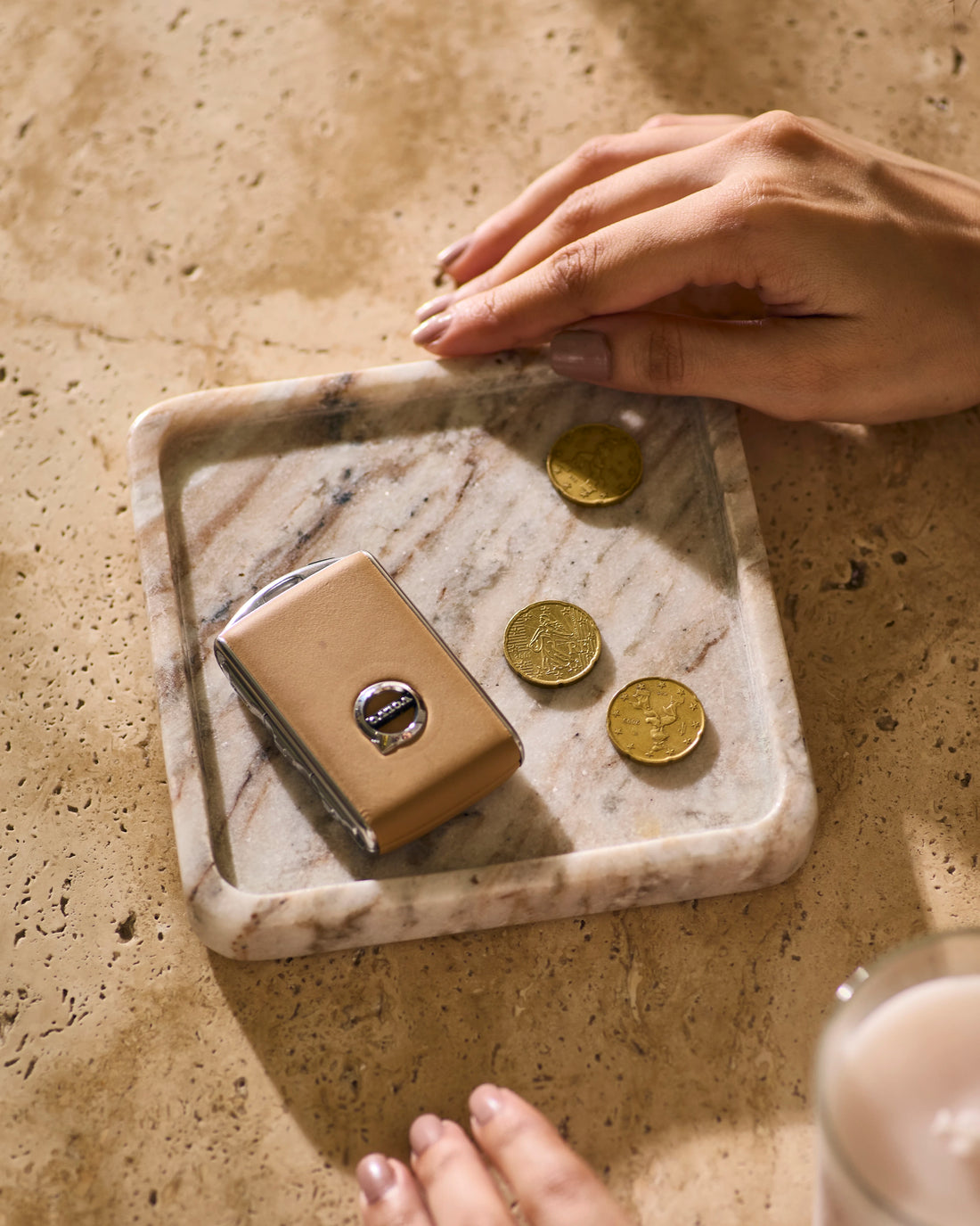 FORM MARBLE TRAY - WHITE & BROWN