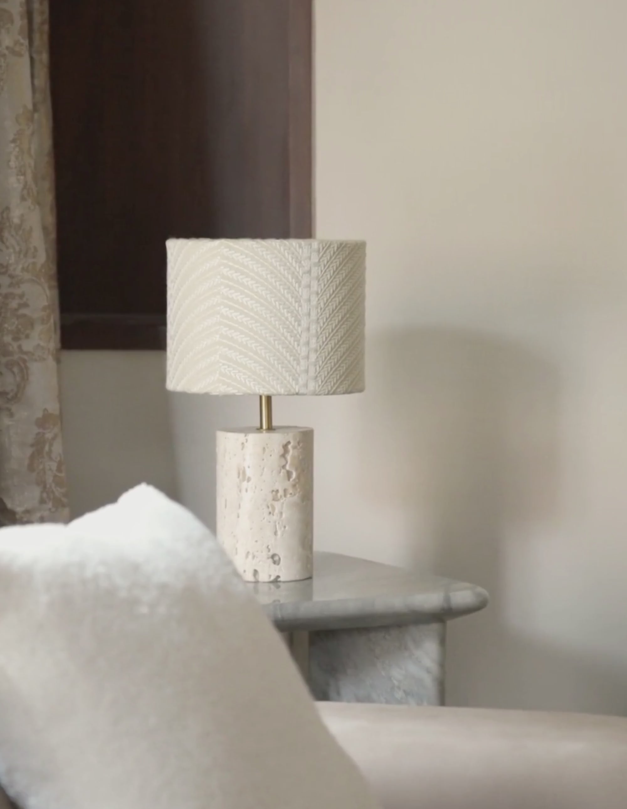 TERRA TRAVERTINE LAMP